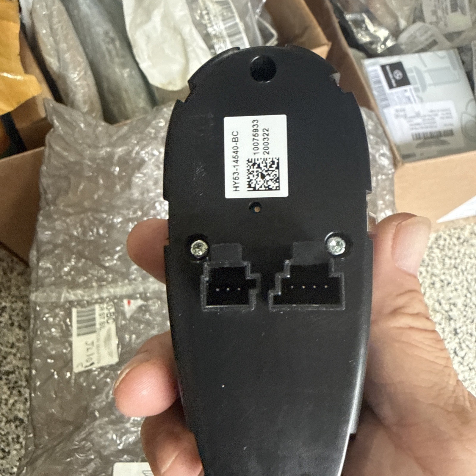 For ASTON MARTIN DB11/Vantage4.0/DBS Front Left Door Window Switch HY53-14540-BC