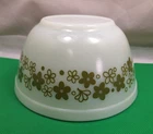 Vintage Pyrex #402 Mixing Bowl Spring Blossom Crazy Daisy 1.5 Qt White & Green