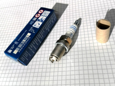 BOSCH FR6DC+ SUPER plus Zündkerze NEU OVP 0242240593