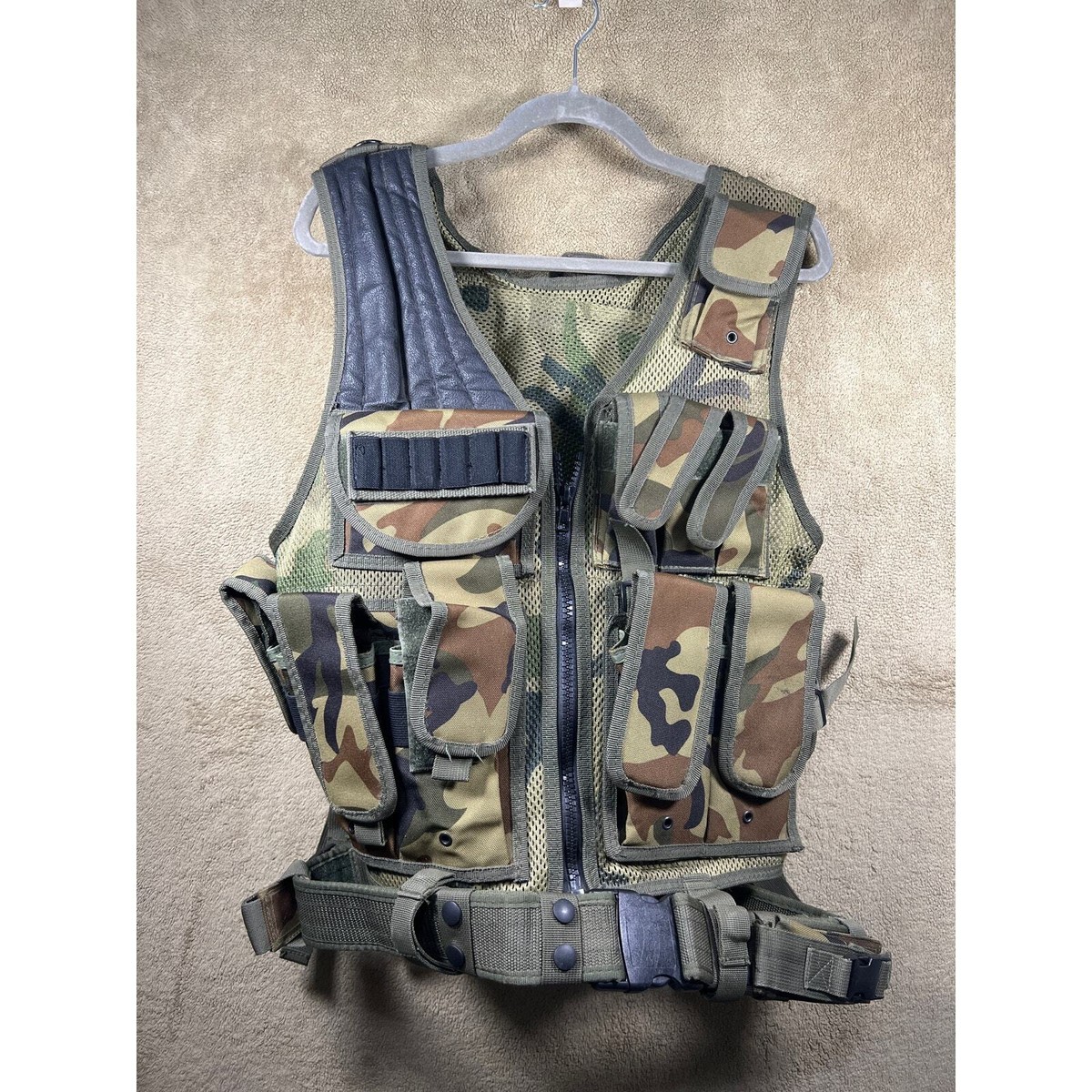 UTG Tactical Vest Camouflage adjustable belt with multi UTG Tactical Vest Camouflage adjustable belt with multi