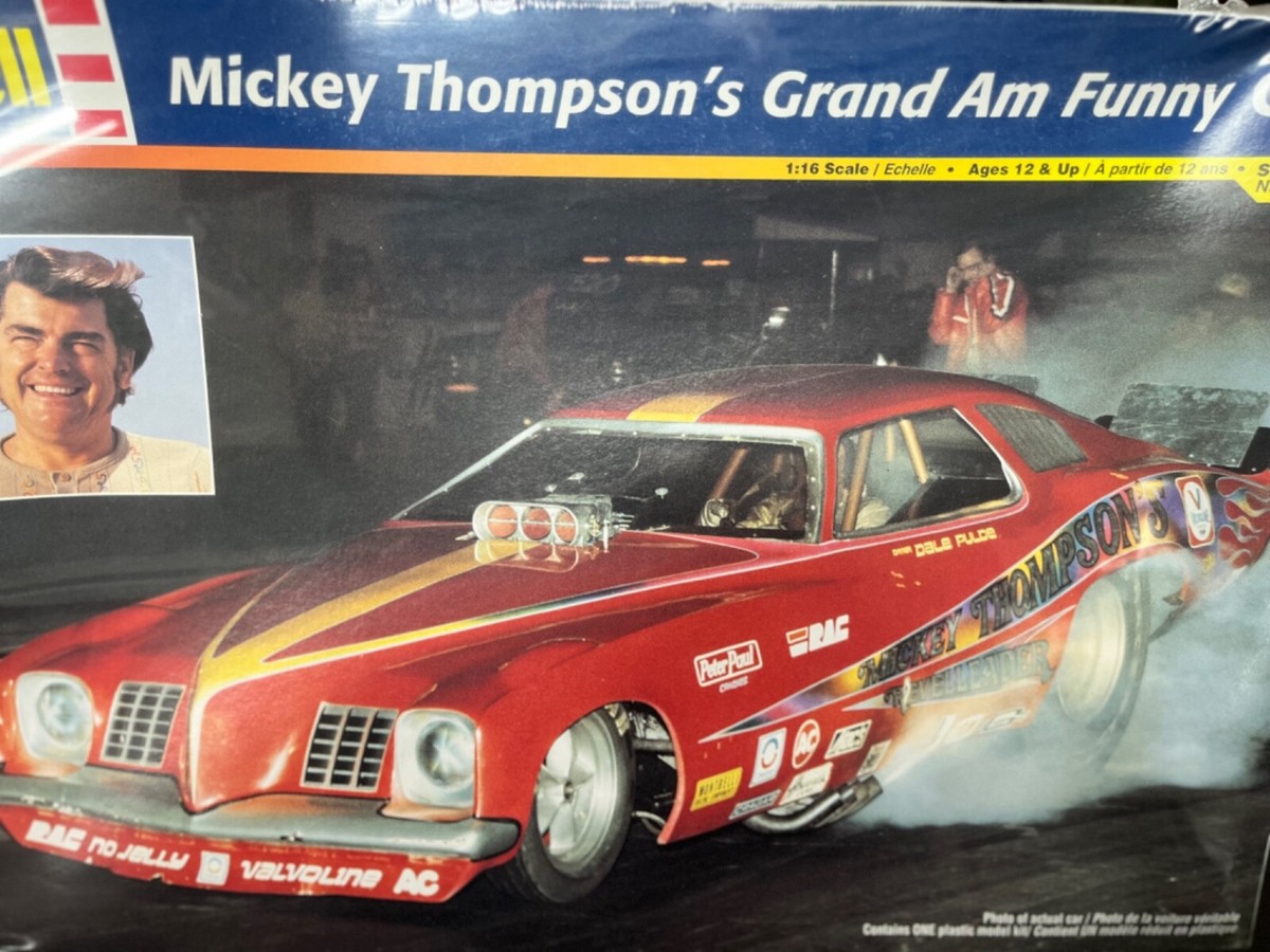自動車 Mickey Thompson's Funny Car 1/16 Mickey Thompson Marines Funny Car 1/16 scale