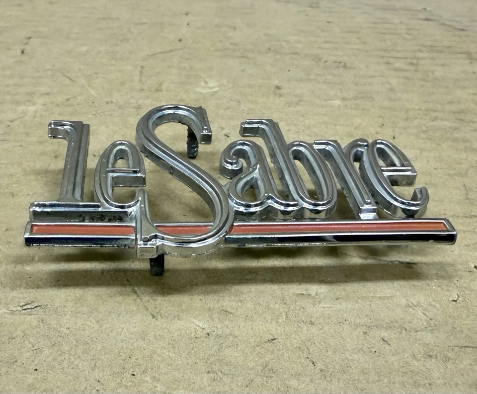 Buick LeSabre 1966 cuarto de panel trasero emblema Foto 4 de 4