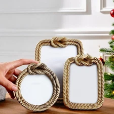 Creative Golden Wire Knot Photo Frame: Warm Home Decor in Three Sizes!