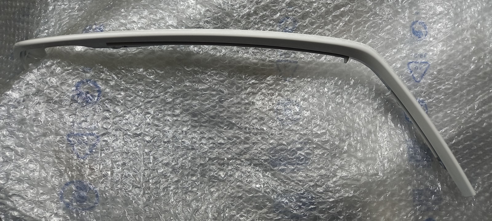 Shield Edge for Vespa Primavera/Sprint/Bieber White CM298712
