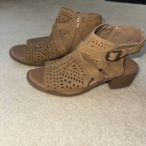 JUSTICE PEEP TOE CUT OUT BOOTIE CHESTNUT TRENDY CUTE!! Size 8