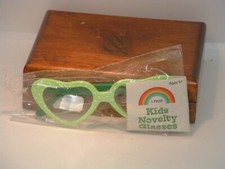 Pre-Owned Kid s Green Heart Shape Novelty Glasses
