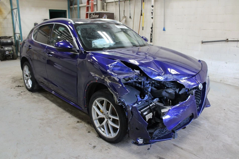 Módulo de control de bloqueo antirrobo Alfa Romeo Stelvio 2021 chasis ECM 2941966 Foto 2 de 4