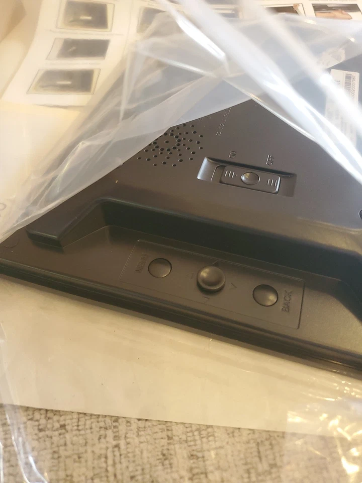 Digital Spectrum MF-801 8×10 Digital Picture Frame - Original Packaging - Image 4 of 4