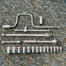 VINTAGE INDESTRO SUPER 20 Pc 1/2" DRIVE SOCKET RATCHET SET - 7/16"- 1-1/8"