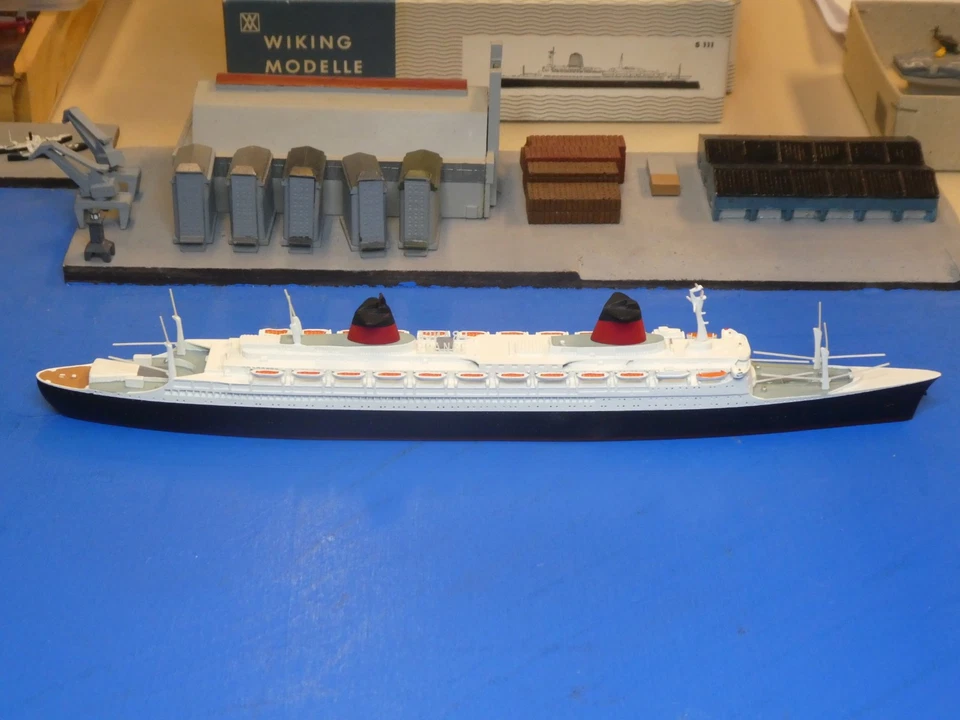 Passagierschiff France (F) in 1:1250 Hersteller Mercator M903