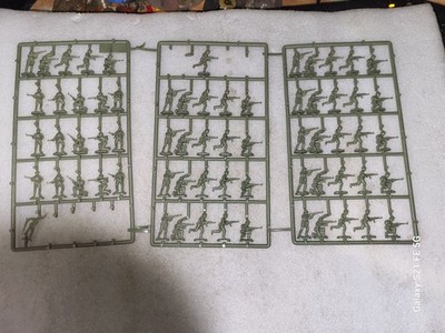Lot of 67 ESCI North Vietnamese Soldier Figures 1/72 #229