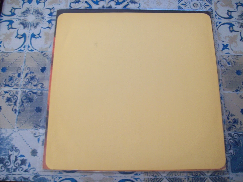 KATE BUSH - LIONHEART -VINYL -L.P. - 12" -VG+/VG - Image 3 of 4