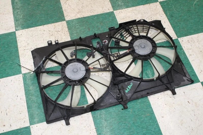 Conjunto de motor ventilador de refrigeración radiador Toyota Sienna 2011-2016 OEM Foto 4 de 4
