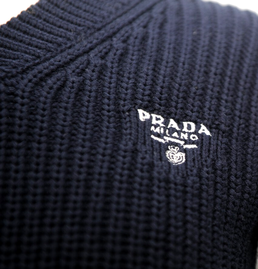 GREAT PRADA COTTON KNITTED NAVY BLUE CROPPED V-NECK JUMPER SIZE 36