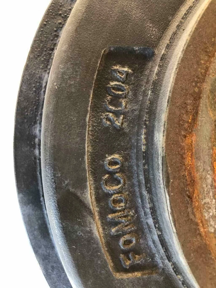 Ford Fiesta 2012 conjunto de tambor de freno trasero pasajero derecho AE811113A usado Foto 2 de 4