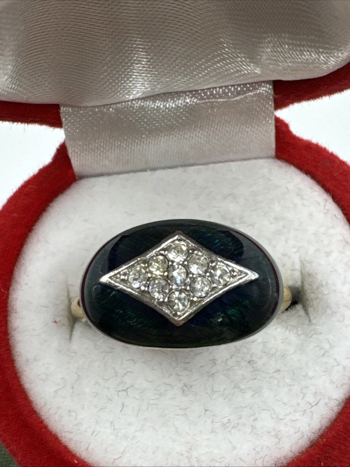 Bague vintage fantaisie nacré avec strass. Taille 54.