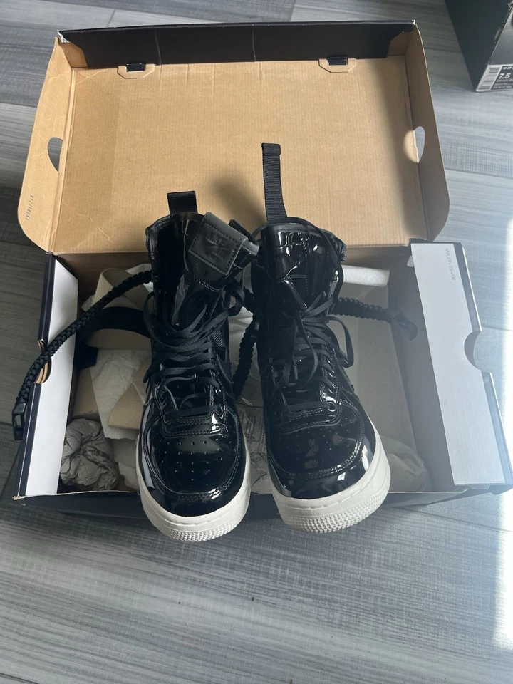 Nike SF Air Force 1 SE PRM Mujer’s Talla 7 Rosa Rubí Foto 2 de 4