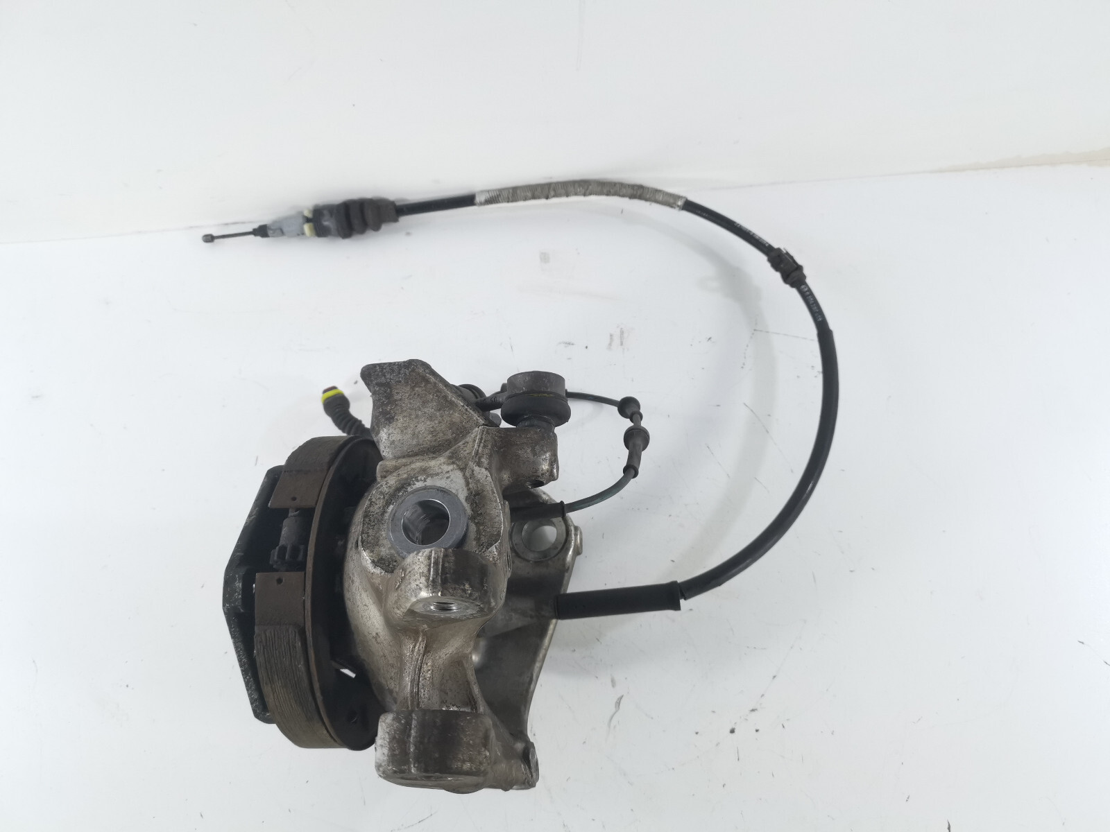 11-19 Maserati GranTurismo S M145 Rear Right Side Spindle Knuckle Hub OEM