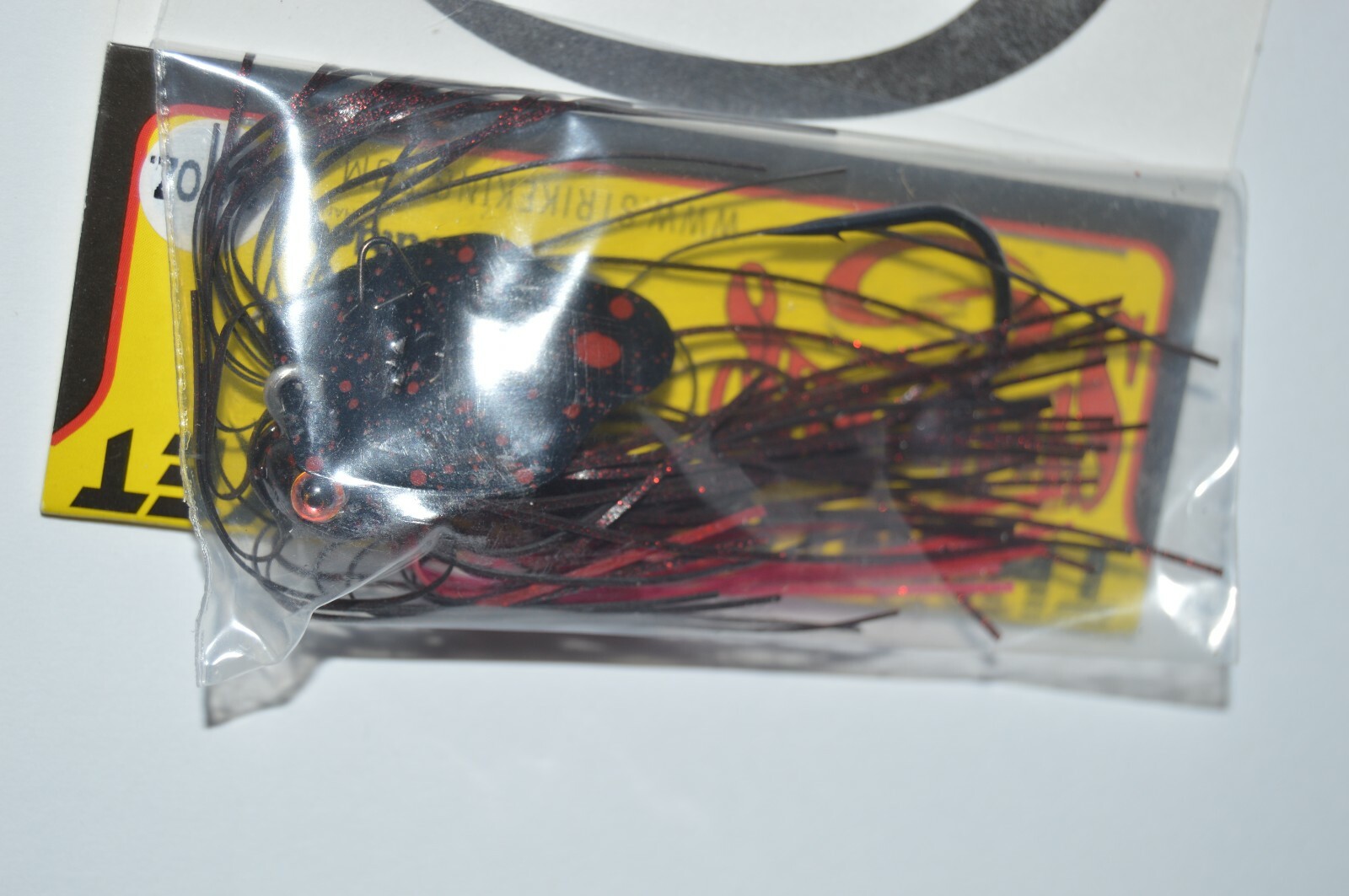 strike king thunder cricket bladed bass vibrating jig 3/8oz black widow