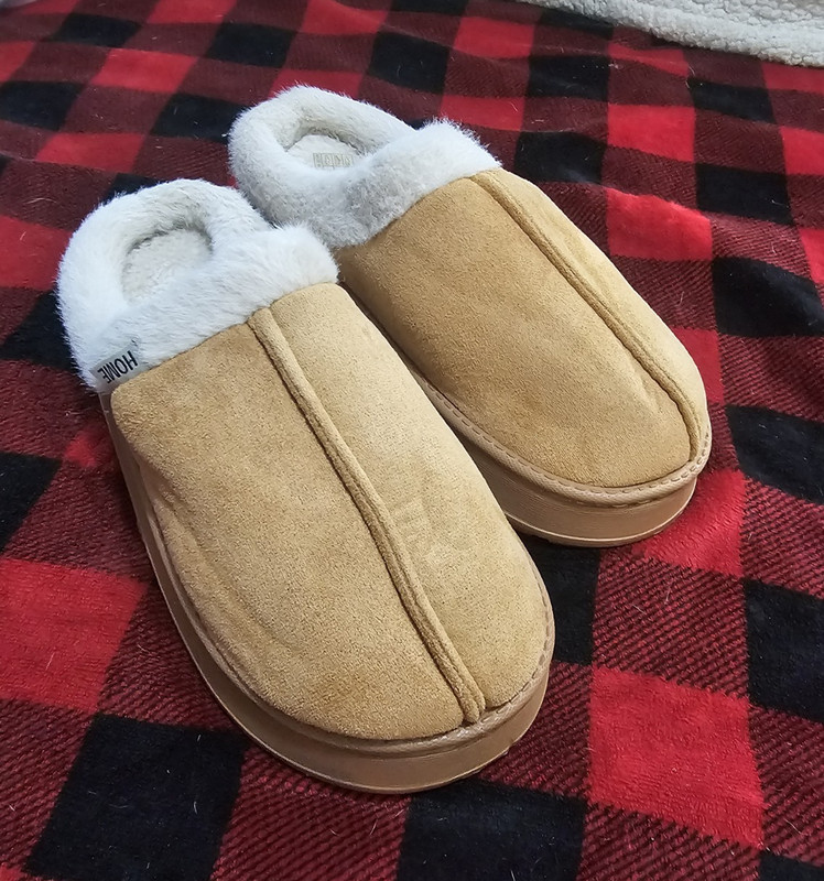 Women’s Beige Faux Suede Slip-On Slippers Faux Fur Lined Round Toe US 8