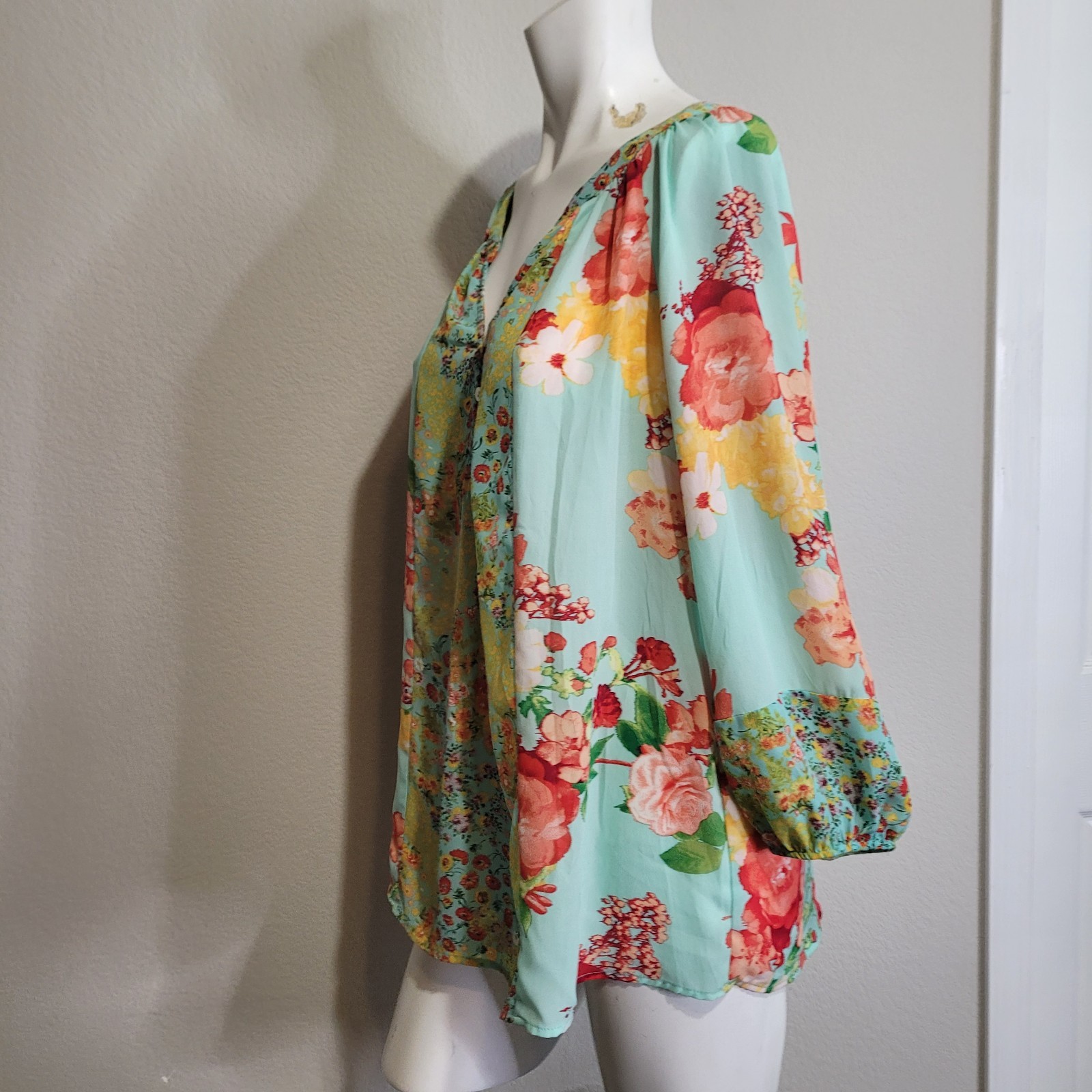 Fig & Flower large blouse patchwork button v-neck… - image 4