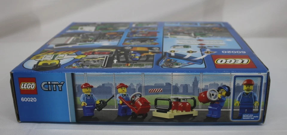 LEGO CITY: Cargo Truck (60020) Brand New & Factory Sealed - Image 2 of 4