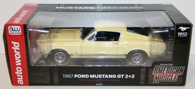 Auto World Maßstab 1:18 AMM1038/06 - 1967 Ford Mustang GT 2+2 - hellgelb