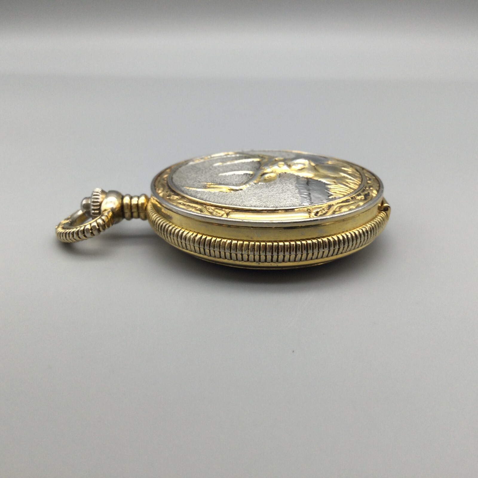 Majestron Deer Hunter Pocket Watch Men 47mm Eagle Siver Gold Tone New