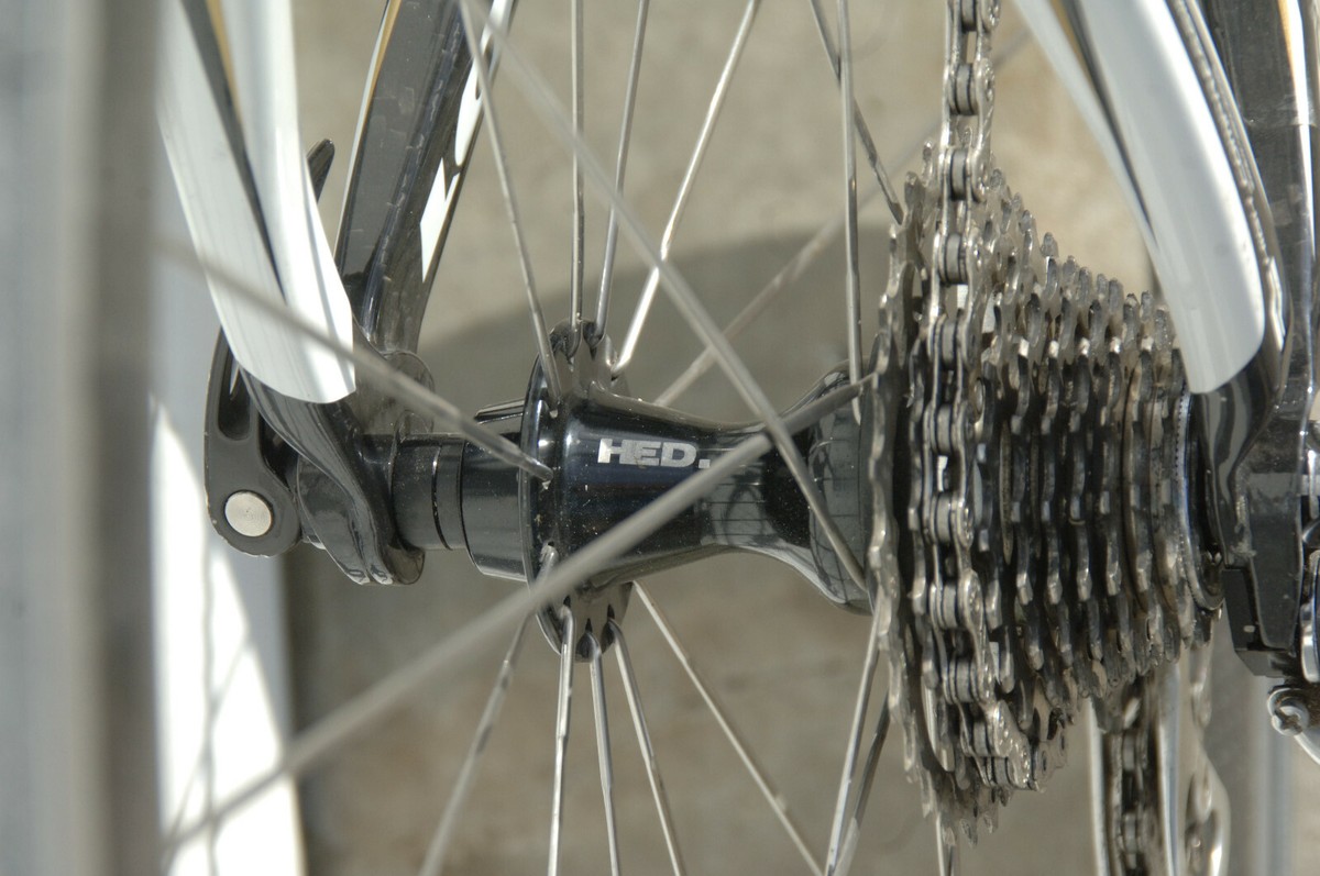 Look 586 full carbon 54cm Dura Ace 7800 2x10 carbon bars HED Look 586 full carbon 54cm Dura Ace 7800 2x10 carbon bars HED