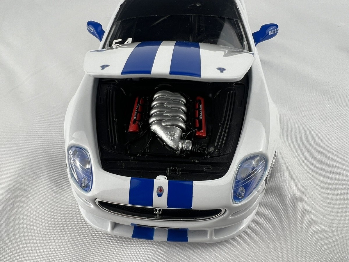 BURAGO Die Cast Maserati Trofeo 1:24 Scale White W/Blue
