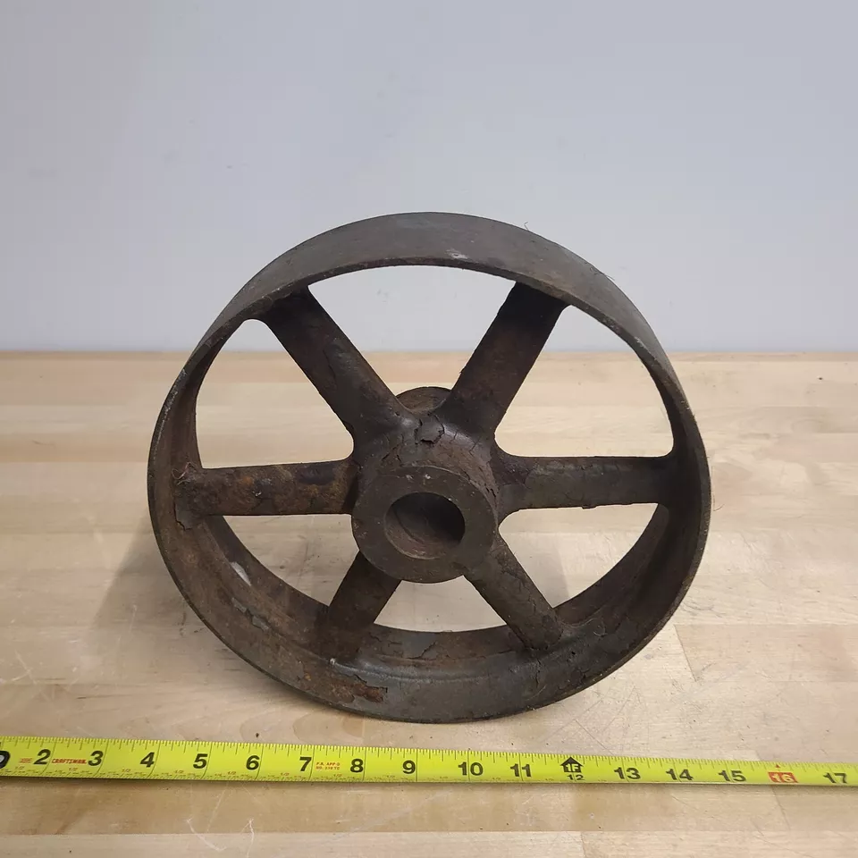 Rueda de polea de correa plana de hierro fundido vintage golpe Miss motor tractor 10" x 2-1/2" Foto 3 de 4