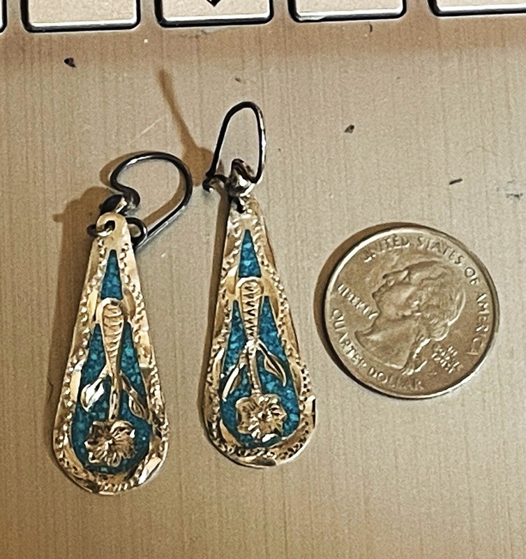 Vintage Pierced Sterling Silver turquoise inlay Earrings 1.86 x 0.61 6.30 gr