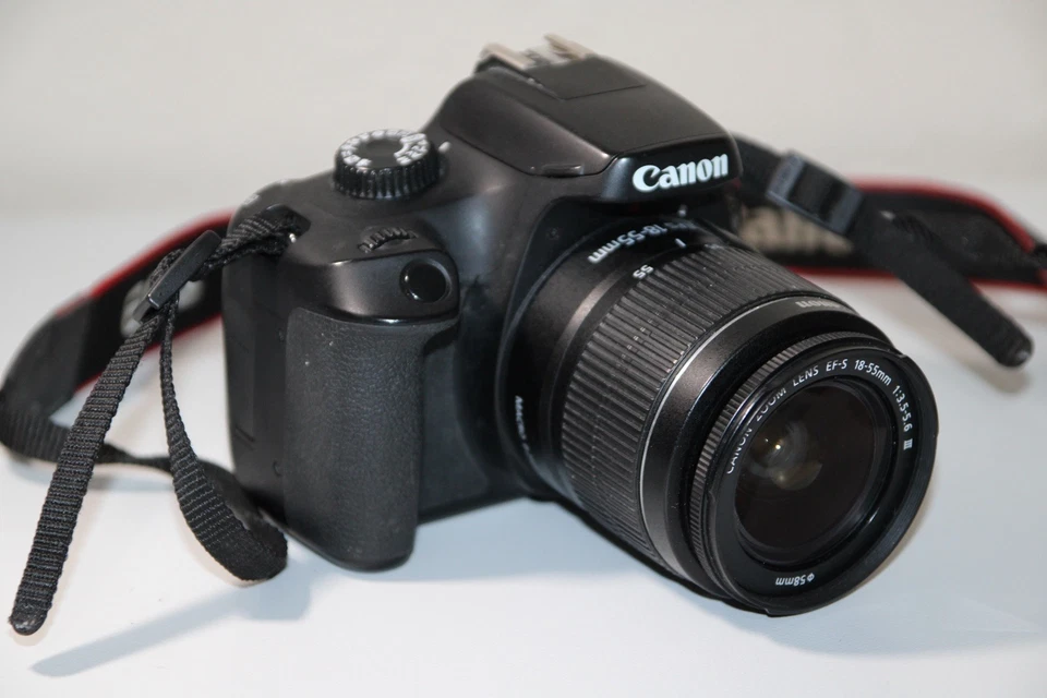 Canon EOS 4000D, foto 2 di 5
