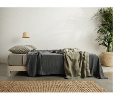 NWOT $349 PARACHUTE Vintage 100% Flax Linen Bed Blanket KING Charcoal
