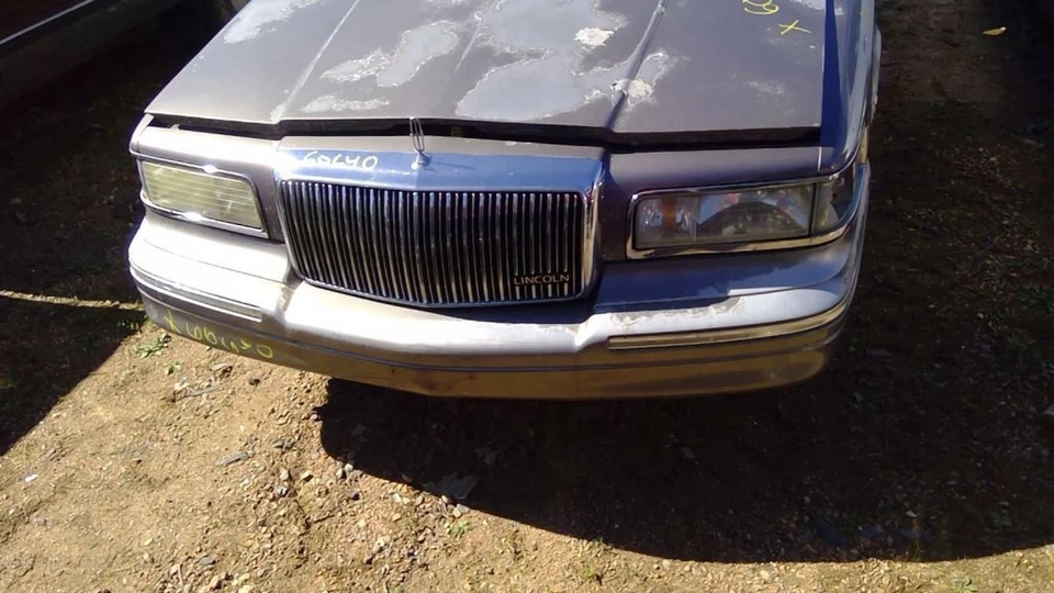 Tail Light Center Assembly 8 Lights Fits 95-97 LINCOLN & TOWN CAR 4317792 Foto 4 de 4