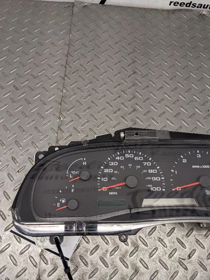 Speedometer Cluster MPH From 11/04/02 Fits 03 EXCURSION 1167681 - Image 2 of 4