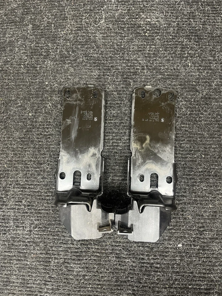 ☑️ 2007 - 2011 BMW 335I E90 Radiator Support Mount Bracket SET OEM 23781010 - Image 2 of 4