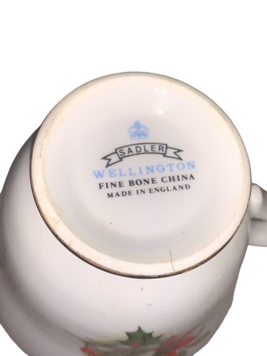 Sadler Wellington Christmas Poinsettia Floral Bone China (2) Coffee Tea Cups - Picture 5 of 5