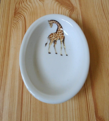 UNBRANDED OVALE KERAMIK SEIFENSCHALE ODER LÖFFELABLAGE MIT GIRAFFENMOTIV