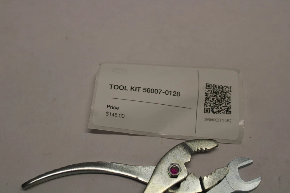 KIT HERRAMIENTAS 56007-0128 2016 Kawasaki Versys 650 Foto 2 de 4