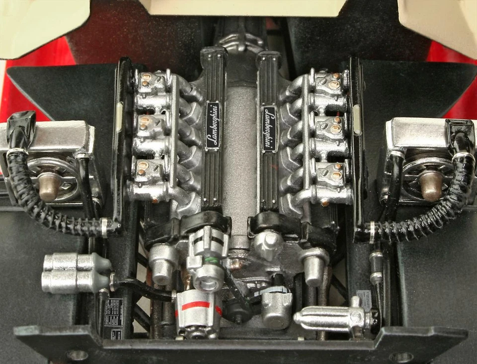 1/24 Lamborghini Countach LP500S - Revell - REV07730 - Immagine 2 di 3