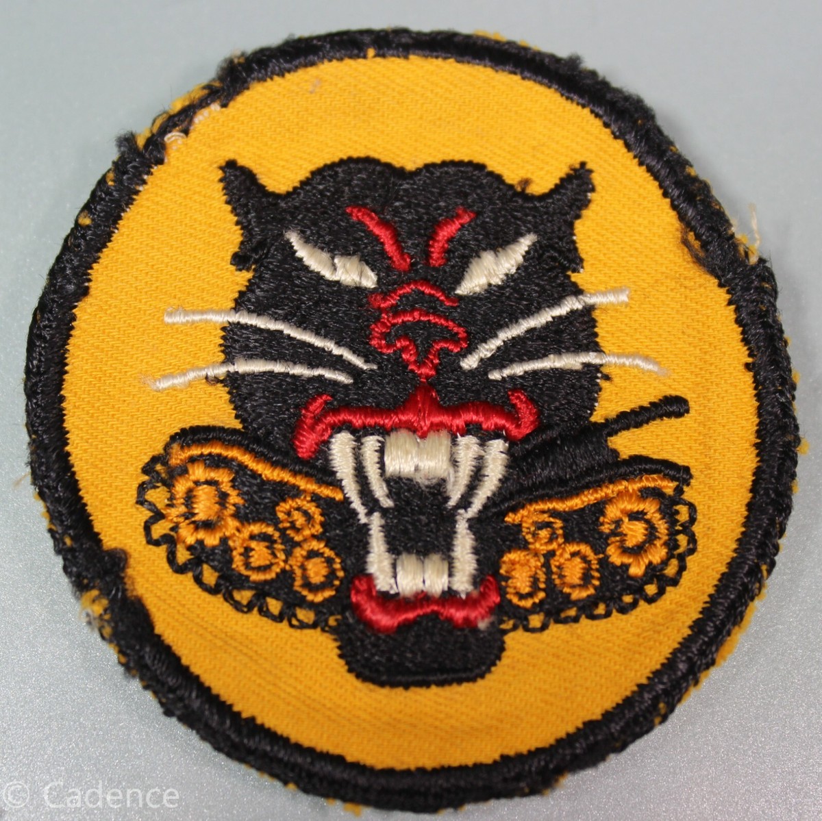 General MacArthur メタルプレート　真鍮製 US WW2 Army Tank Destroyer Patch. 8 Wheel. On Twill W