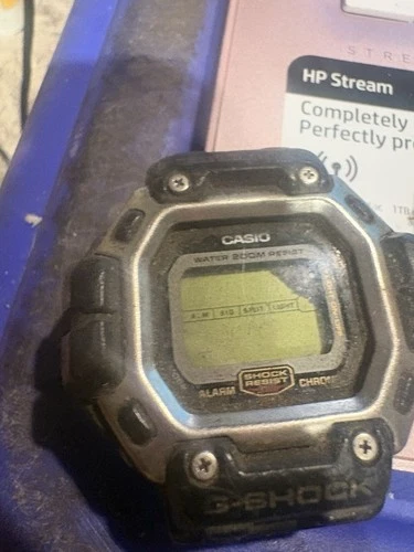 Vintage Diver Casio G-Shock 200m Water Resistant Watch  8800 No Band No Batte
