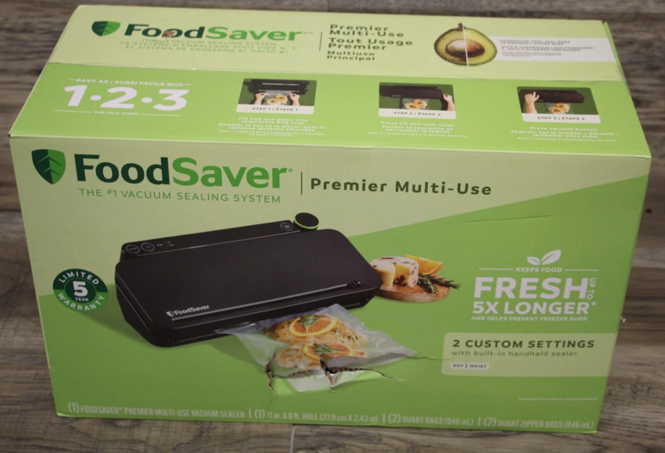 FoodSaver Multi-Use Food Preservation System w Built-In Handheld Sealer VS3110