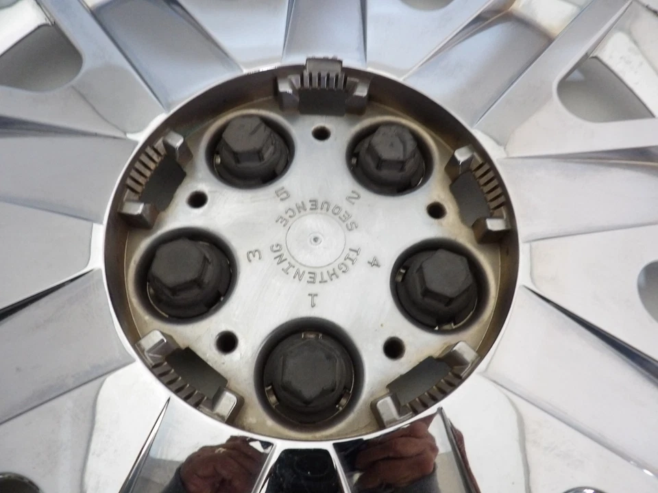 Mercury Grand Marquis 2004 2005 2006 2007-2008 tapacubos cromados 16" OEM Foto 3 de 4