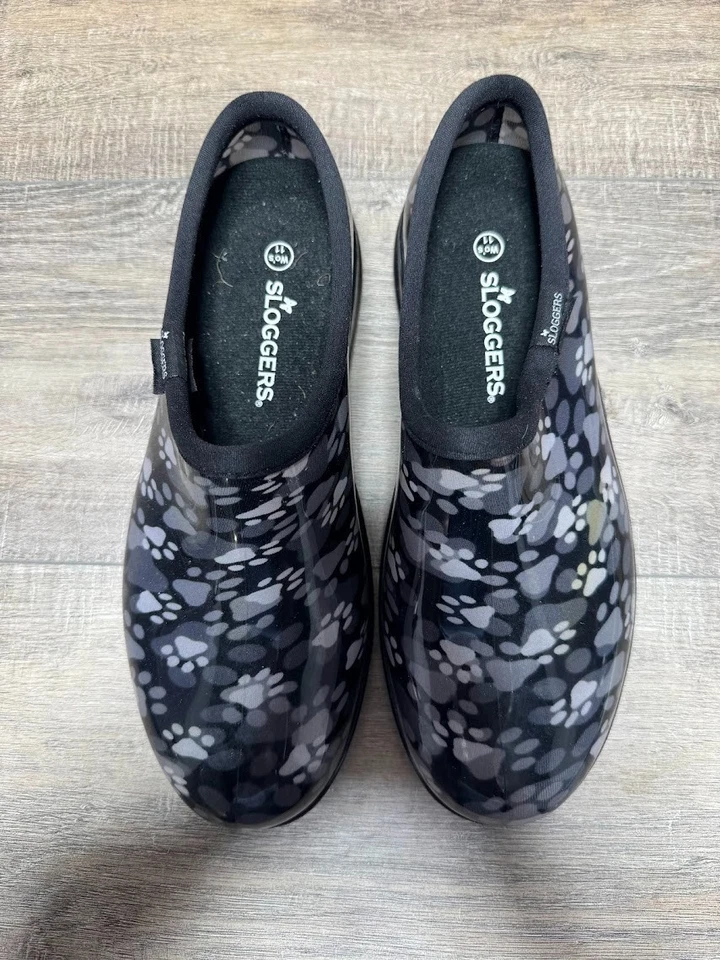 Zapato de jardín Sloggers impermeable estampado de pata negro/blanco para mujer talla 11 Foto 2 de 4