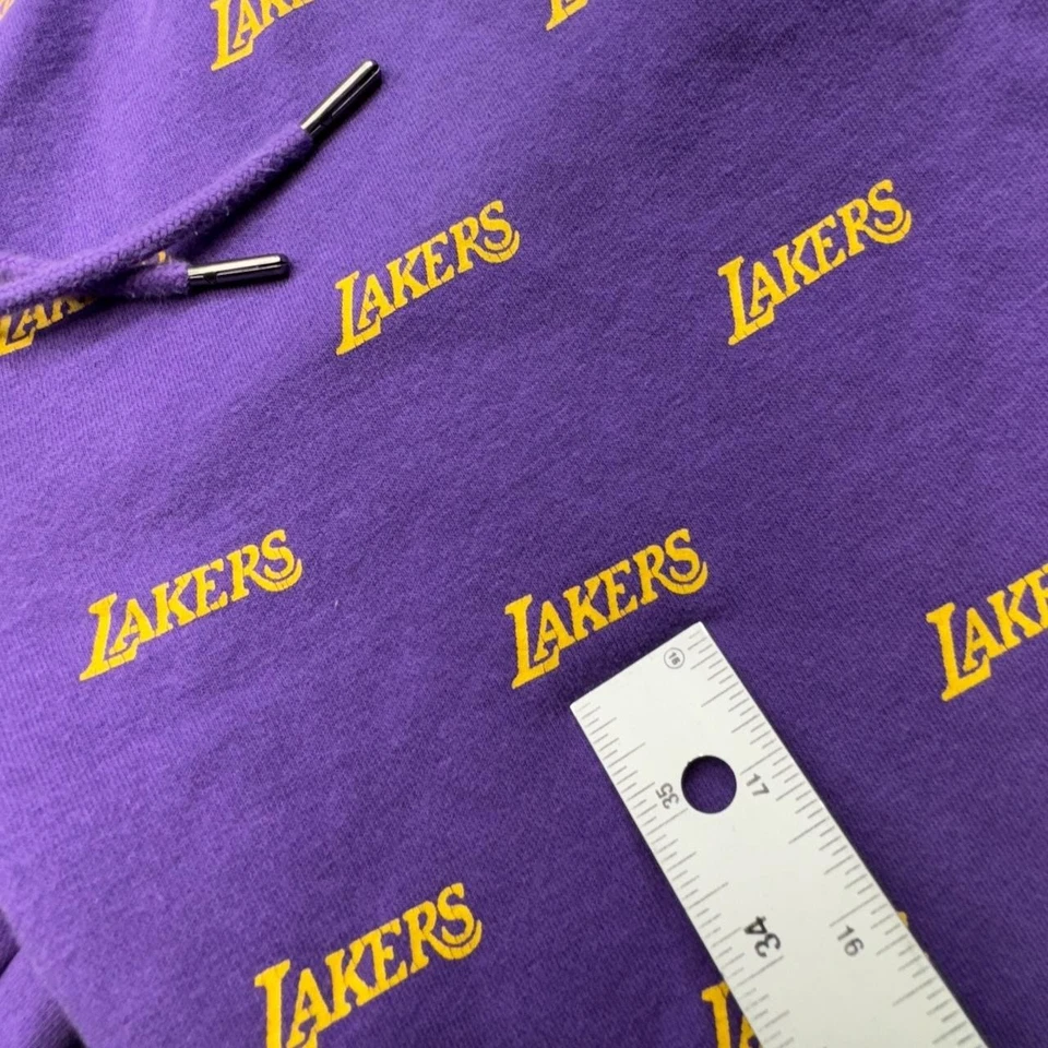 Pantalones de baloncesto Los Angeles Lakers para mujer pequeños morados de la NBA The Wild Collective Foto 3 de 4