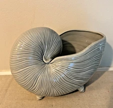 VINTAGE FITZ and FLOYD FOOTED SEASHELL NAUTILUS PLANTER VASE