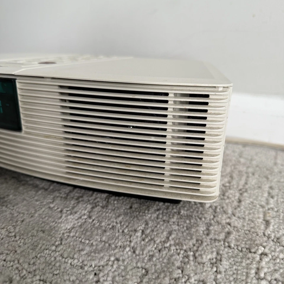Bose Wave Radio Model AWR1-1W Alarm Clock AM/FM Radio (White) w/ Remote - TESTED - Image 2 of 4