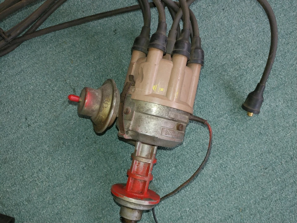 VINTAGE DISTRIBUTOR PLYMOUTH BELVEDERE DUSTER SATELLITE VALIANT 2444794 - Image 3 of 4